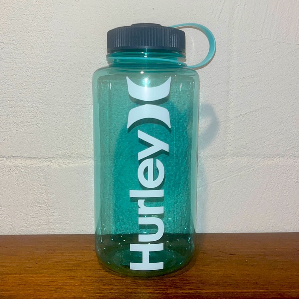 HURLEY 36oz water bottle aqua/navy